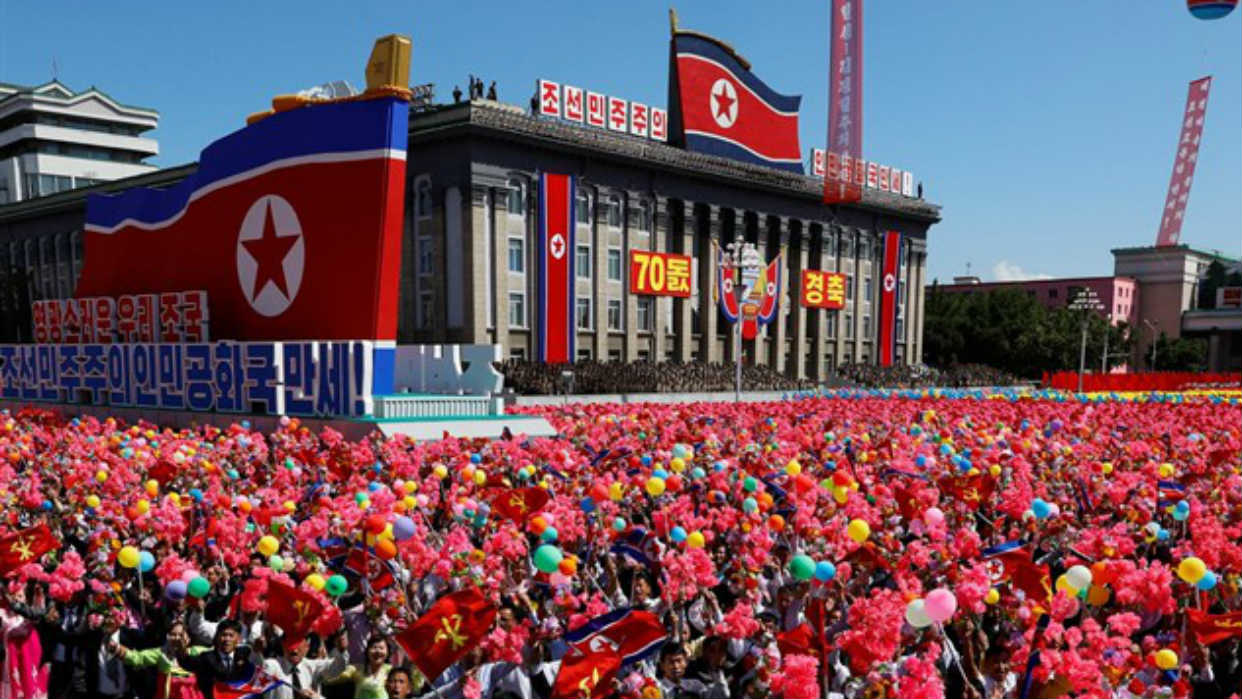 Corea del Norte celebra 70º aniversario con un gran desfile militar