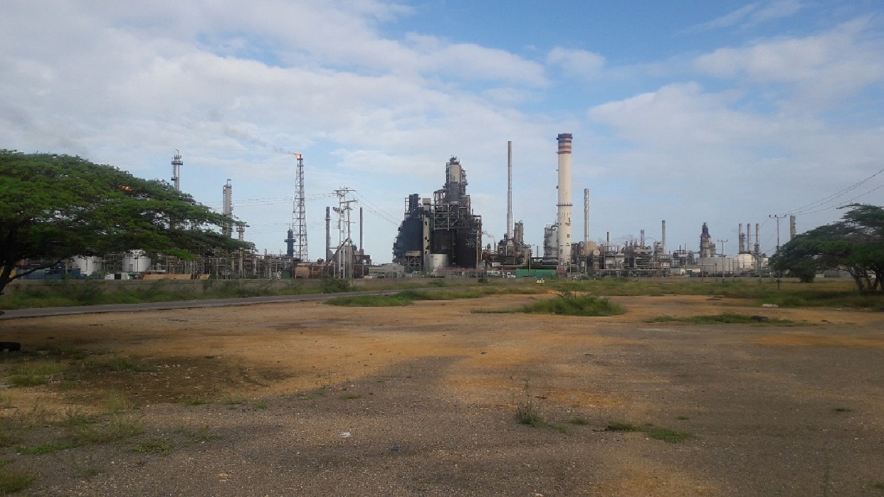 Una nueva falla eléctrica dejó paralizada la mayor refinería del país
