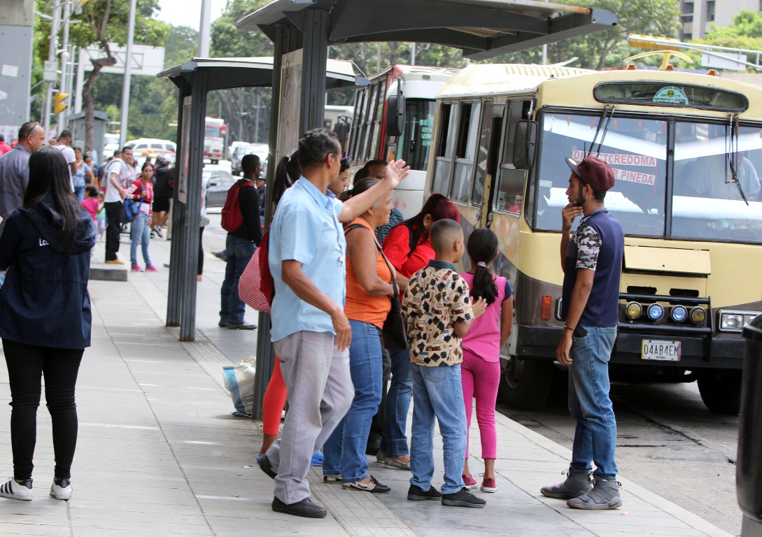 Ejecutivo descartó alza a Bs 2 000 del pasaje mínimo