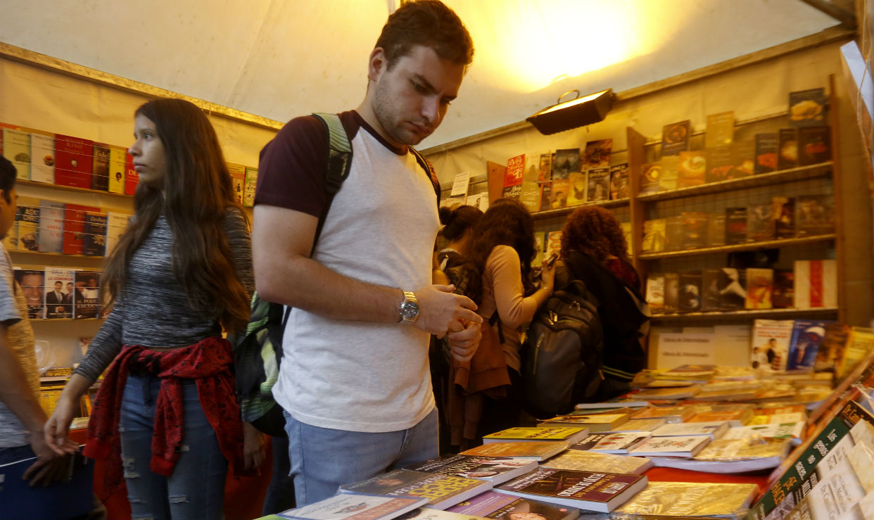 Feria del Libro del Oeste abrió sus puertas en la UCAB