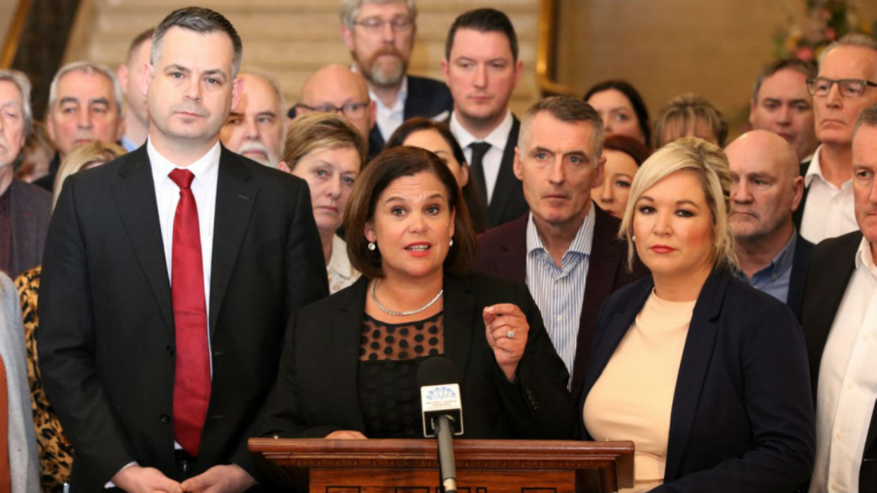 Víctima del Brexit dimite la primera ministra de Irlanda del Norte