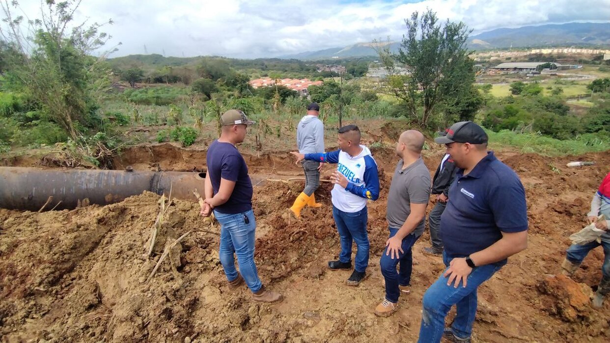 Hidrocapital atiende avería en aducción principal de 72 pulgadas del