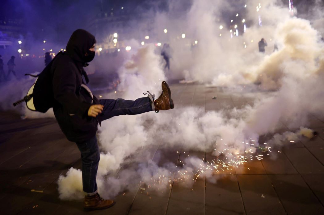 Francia Cincuenta personas detenidas en París por las protestas