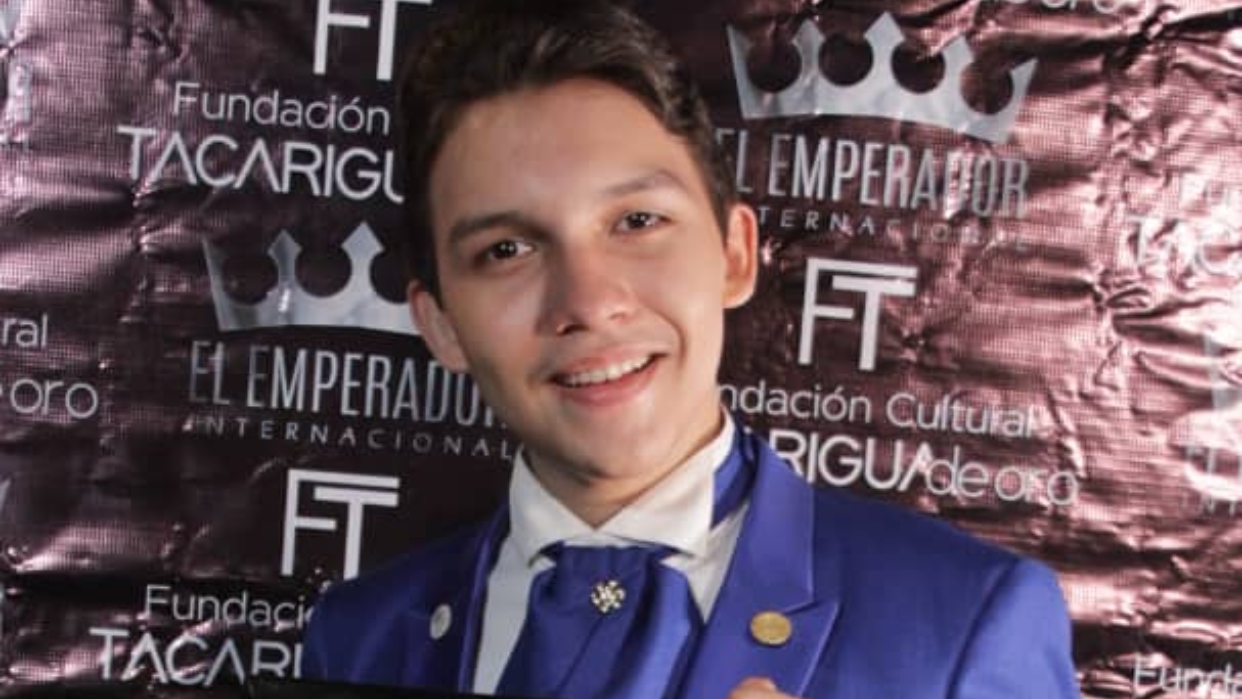 El Joven Tenor Prodigio De Venezuela Fue Galardonado En El Aula Magna