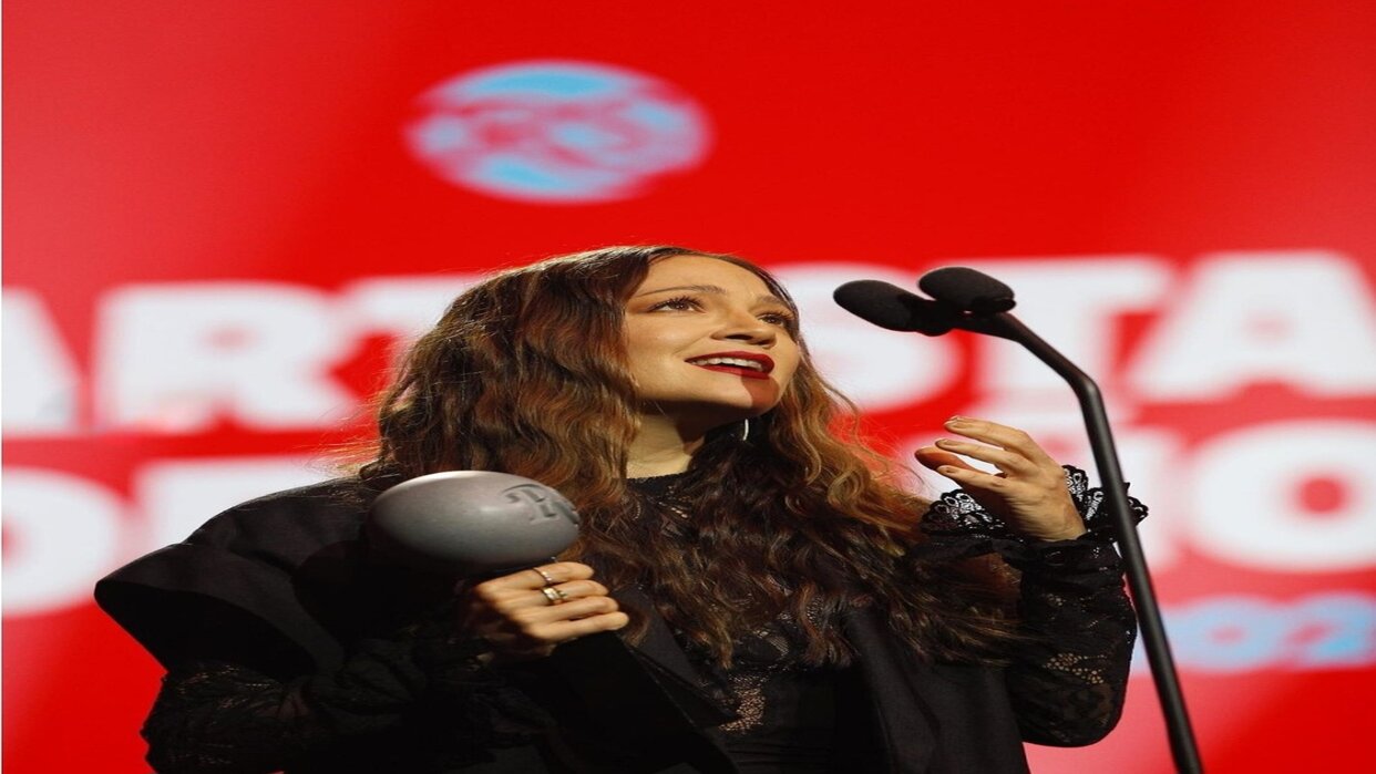 Natalia Lafourcade Fue La Gran Ganadora En Los Primeros Premios Rolling