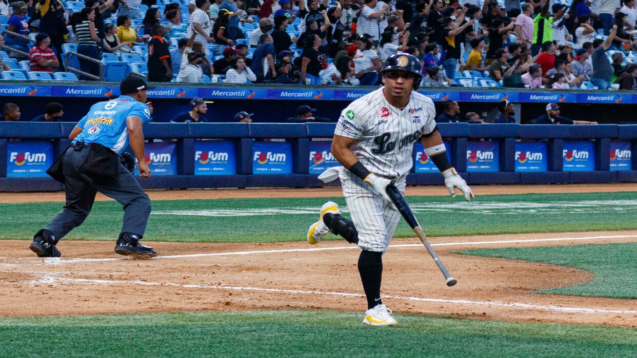 Wilfredo Tovar impulsó ofensiva de Leones en victoria 10 3 sobre los