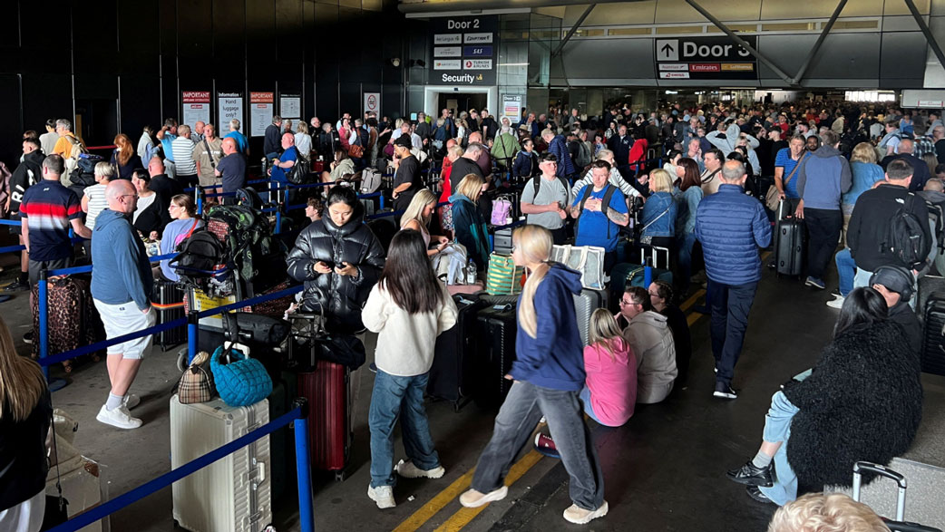 Vuelos retrasados y cancelados en el aeropuerto de Mánchester por un