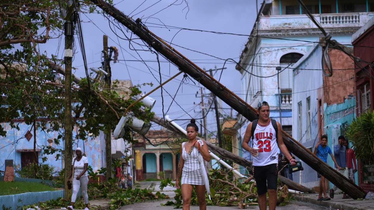 El superhuracán Melissa deja un rastro de destrucción en su paso por el Caribe (+Videos)