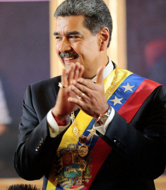 En Fotos: Llegada del presidente Nicolás Maduro para su juramentación ...
