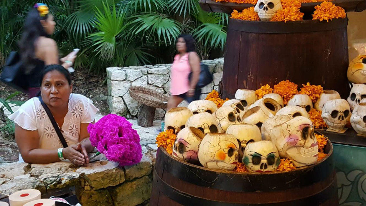 Grupo Xcaret celebra Día de Muertos con las tradiciones maya