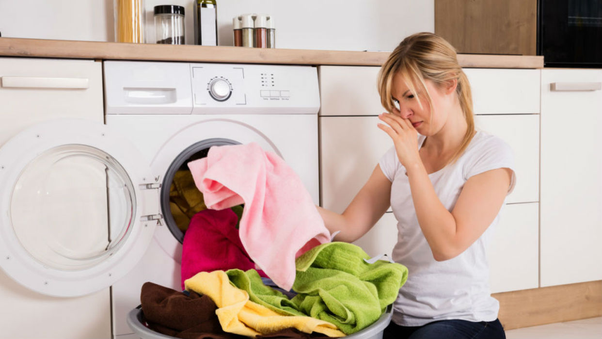 El mal olor en la ropa puede deberse a diversos factores