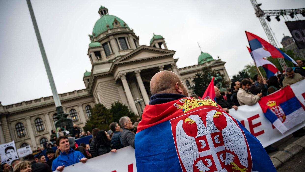 Miles de manifestantes en Serbia contra el presidente Vucic