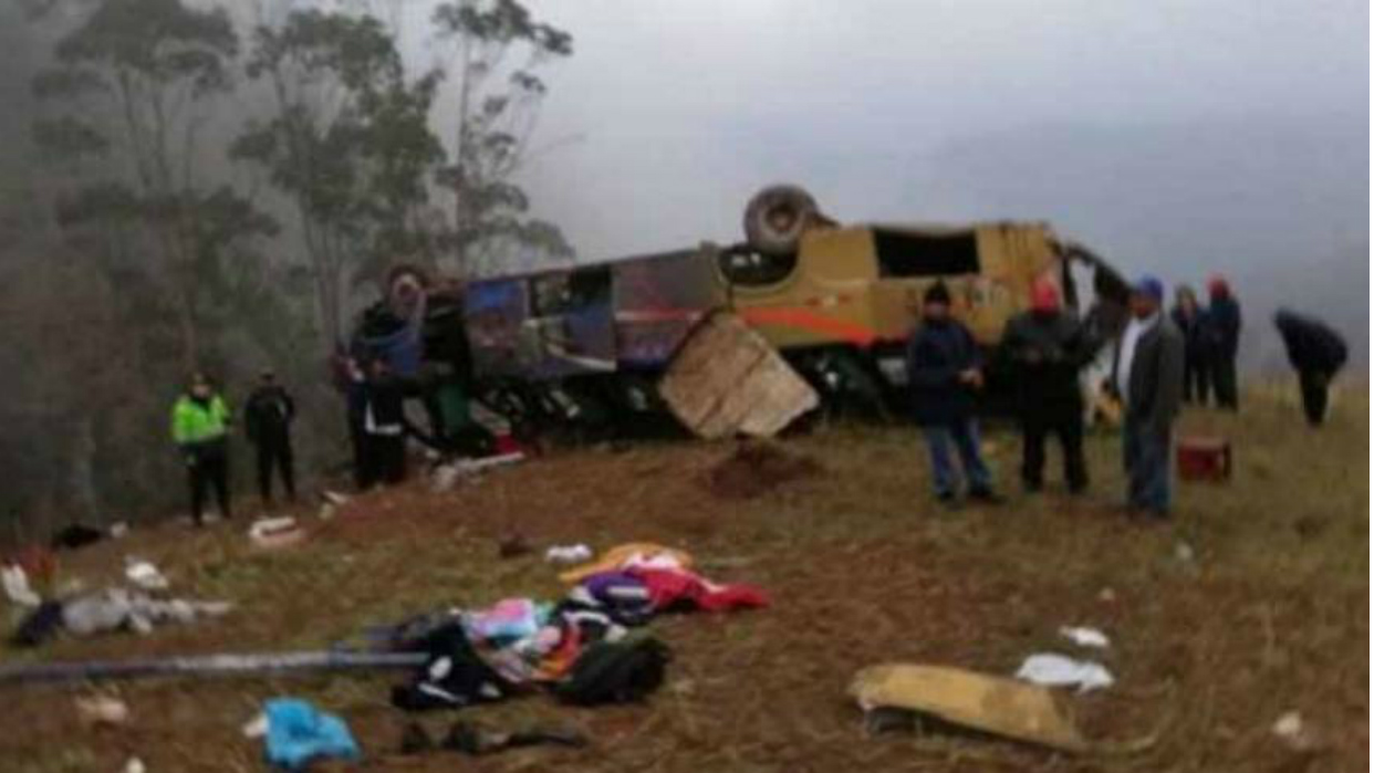 Accidente De Bus Escolar Deja Siete Muertos En Perú