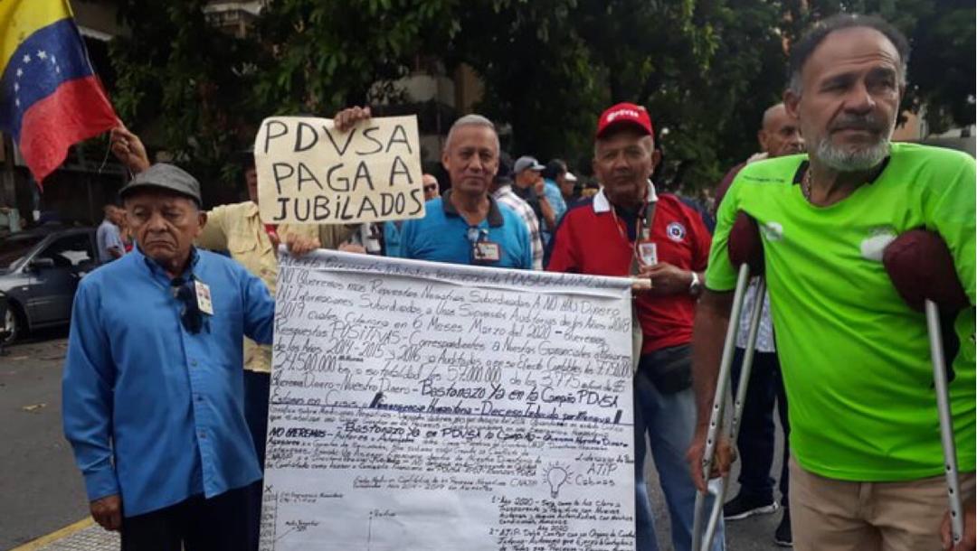 Jubilados de Pdvsa protestan por deudas en el pago de sus pensiones