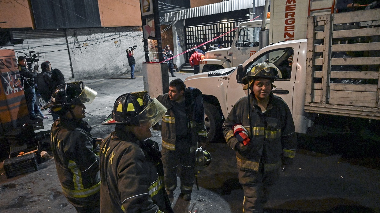 Choque de trenes del metro de Ciudad de México deja un muerto y 41 heridos