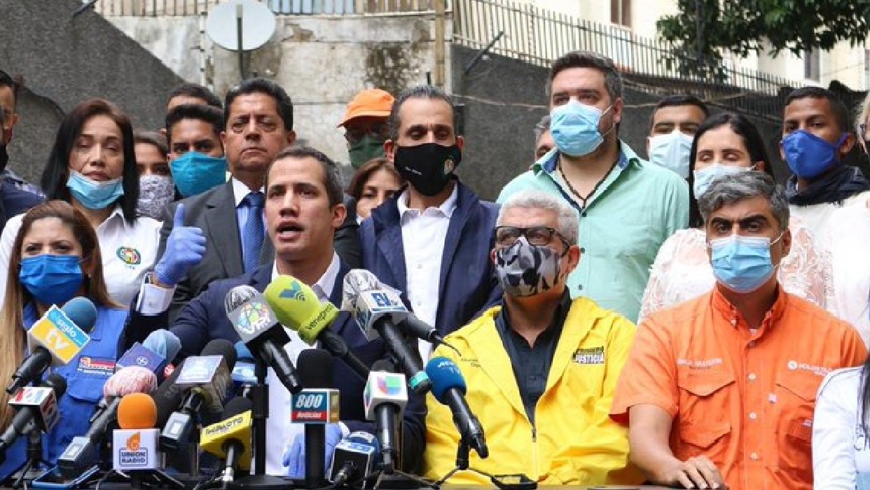 Guaidó lamenta la "represión" que están sufriendo los partidos políticos de  Venezuela