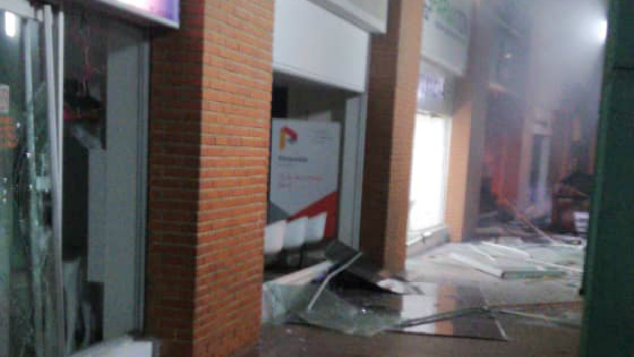 Explosión Por Fuga De Gas En Lechería Afectó A 16 Locales De Centro Comercial 2544