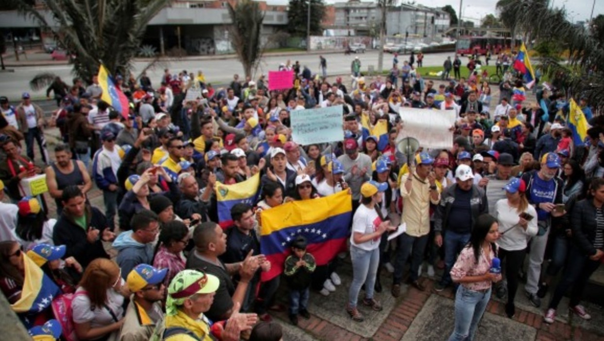 Reapertura de la economía colombiana devuelve a migrantes venezolanos al vecino país