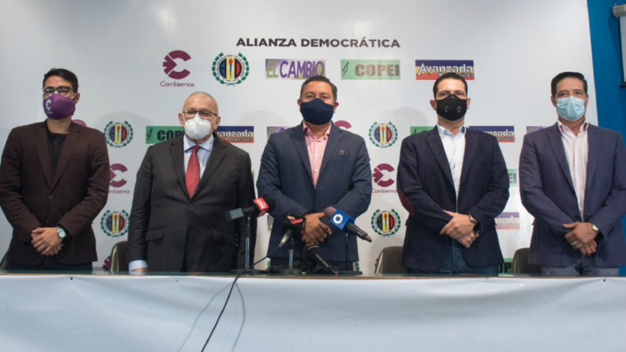 Alianza Democrática Presenta En Caracas A Sus Candidatos Para Las Elecciones Del 6d