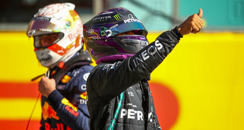 Mugello se rinde a los pies de Lewis Hamilton