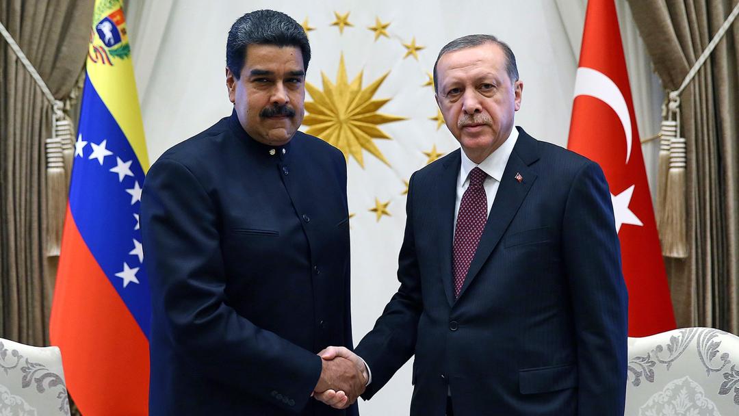 Venezuela y Turquía estrechan al nivel más alto cooperación a 70 años