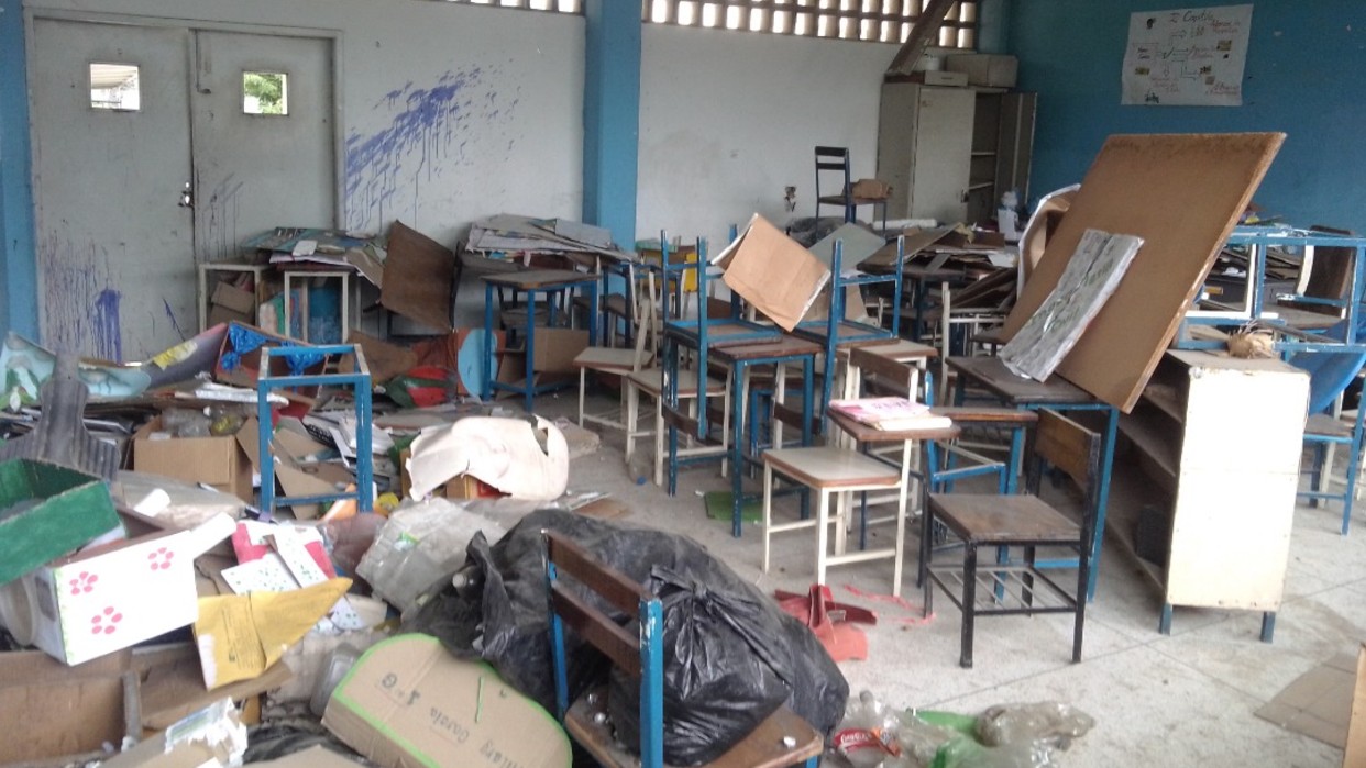 1.230 alumnos afectados por vandalismo de Liceo Bolivariano en Barquisimeto