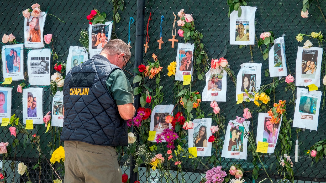 Aumentan a cinco los muertos por el derrumbe de un edificio en Florida