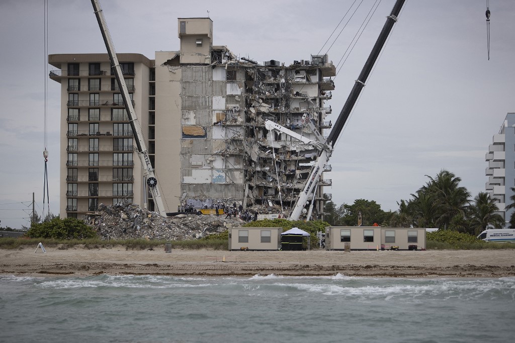 Sube a 16 saldo de muertos en edificio derrumbado en Florida