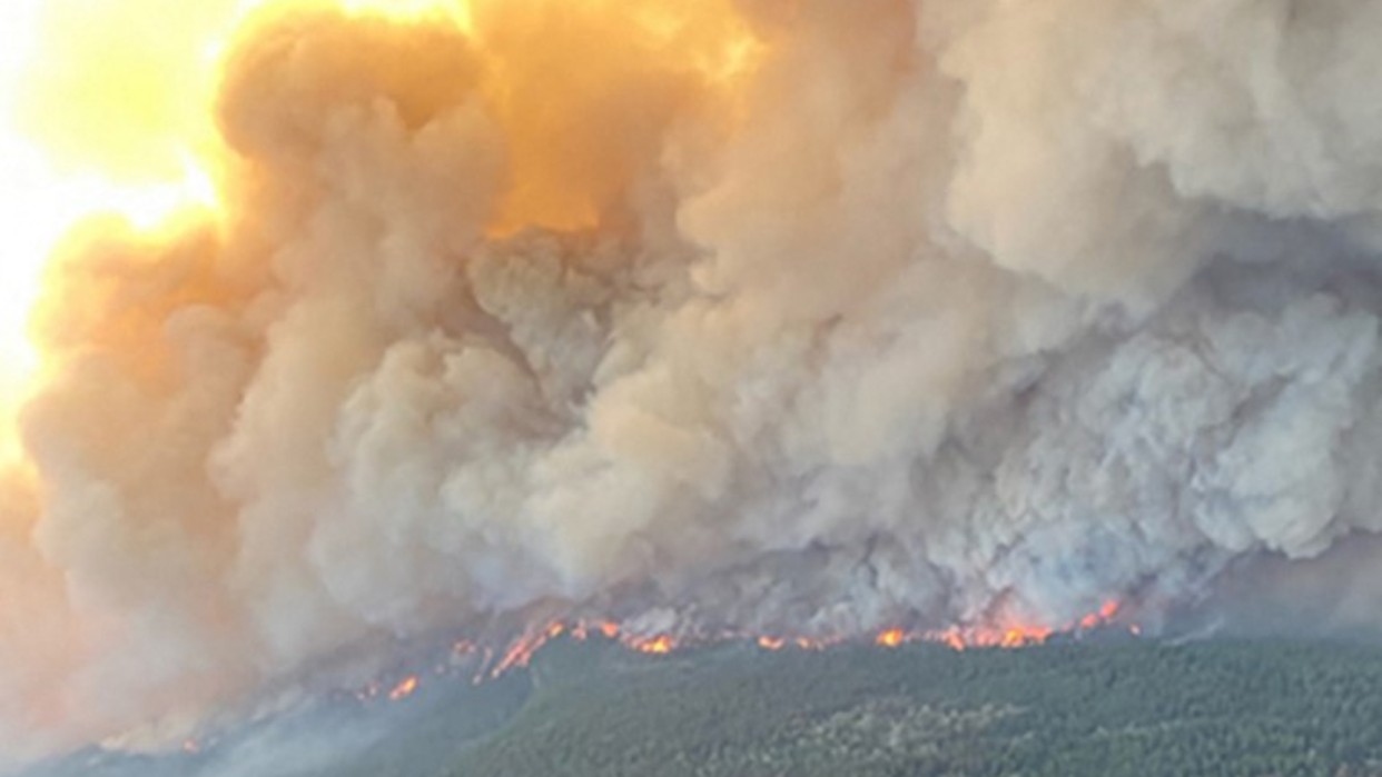 El incendio forestal de Sparks Lake, Columbia Británica