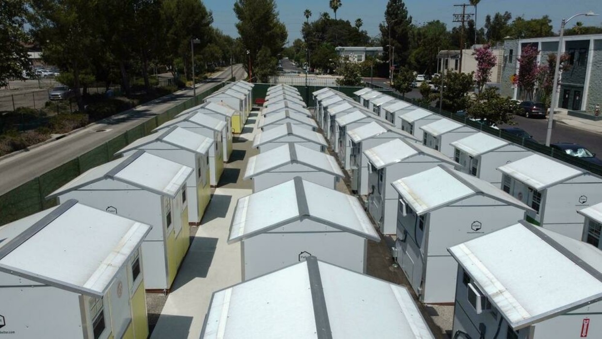 Casas diminutas para personas sin hogar, una solución transitoria en Los  Ángeles