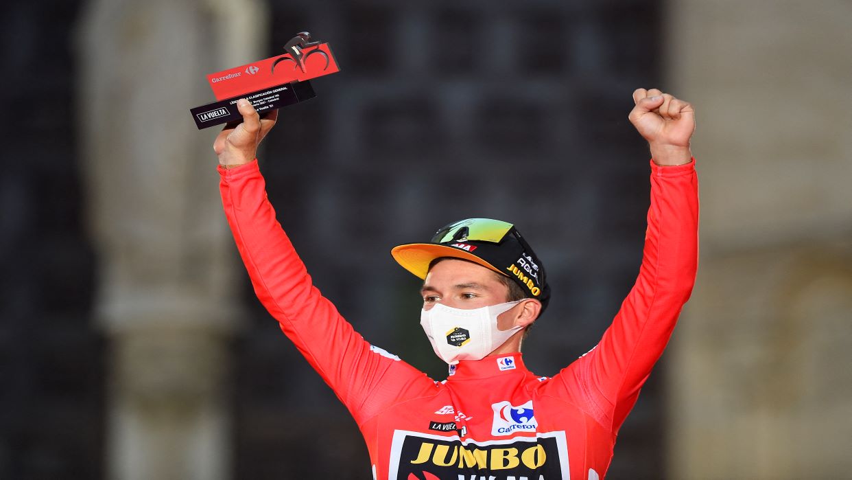Primoz Roglic gana la primera etapa de la Vuelta a España