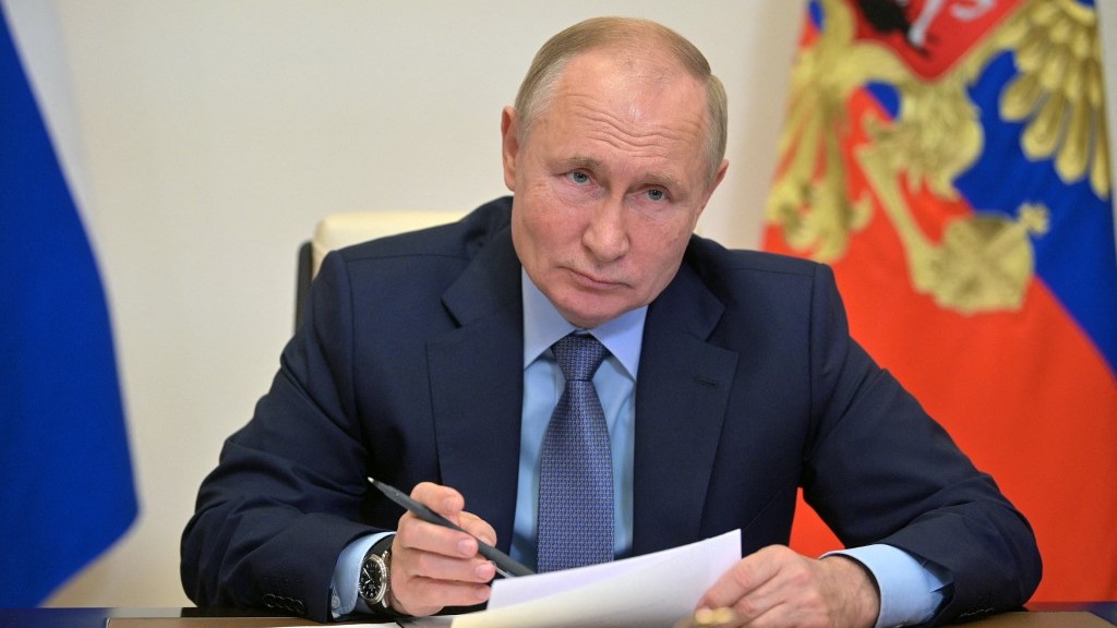 Putin signed a decree banning the export of goods and resources