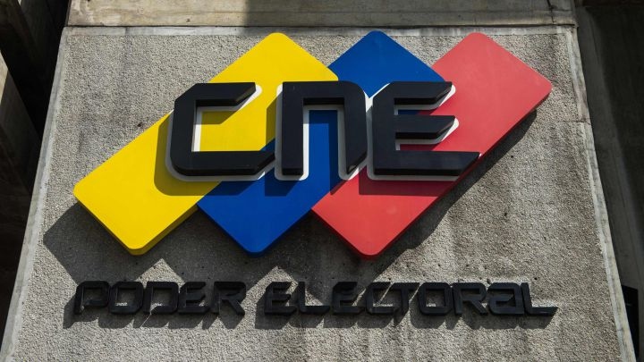 CNE instaló equipos para recoger manifestaciones de voluntad para solicitar el referendo revocatorio presidencial