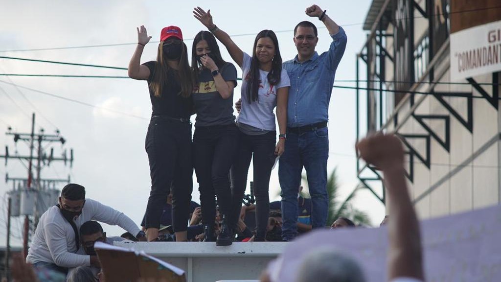 Hijas de Hugo Chávez aparecieron junto a Jorge Arreaza durante acto en ...