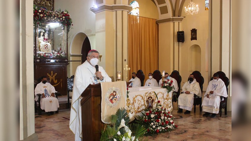 Monseñor Ubaldo Santana pidió a la Divina Pastora por la