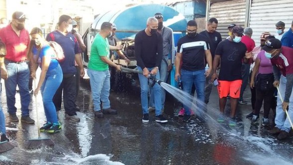 Alcalde Nelson Moreno realizó segunda jornada de limpieza en el Mercado ...