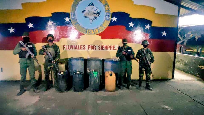 Fuerzas Armadas venezolanas incautan 1.000 litros de gasolina a grupos 