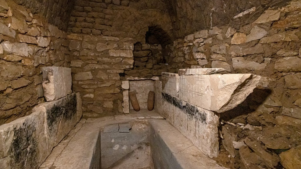 Interior de la tumba de Iri, una de las antiguas tumbas descubiertas