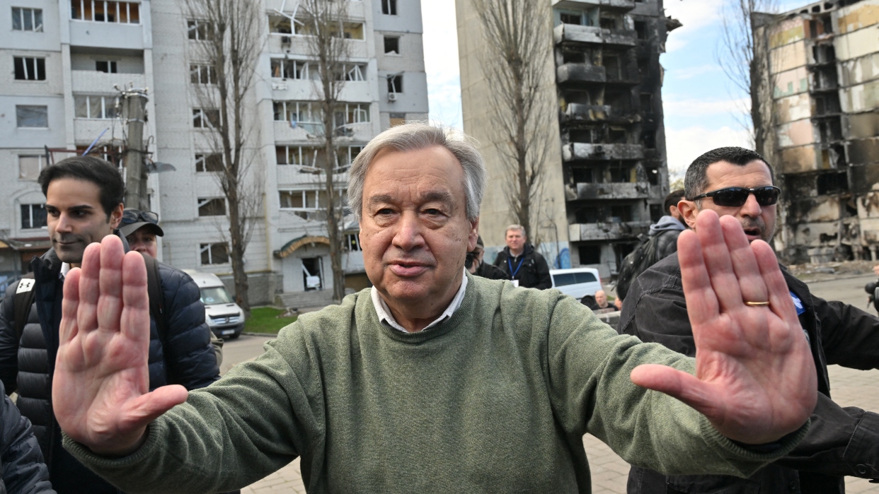 Conmoción en Kiev tras bombardeo ruso durante visita de Antonio Guterres