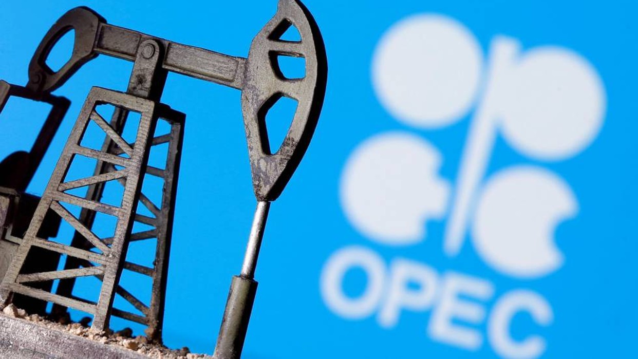 OPEP+ mantiene la prudencia y aumenta ligeramente su producción de crudo