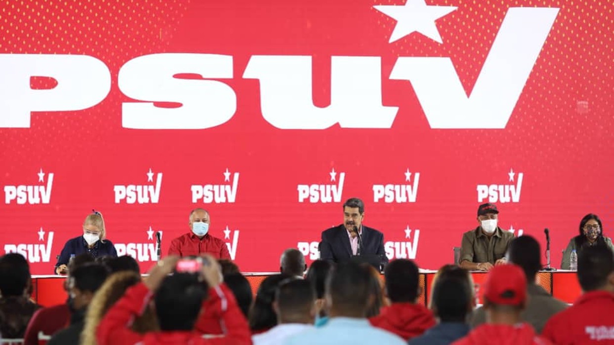 Presidente Maduro propuso renovar y simplificar la estructura del PSUV