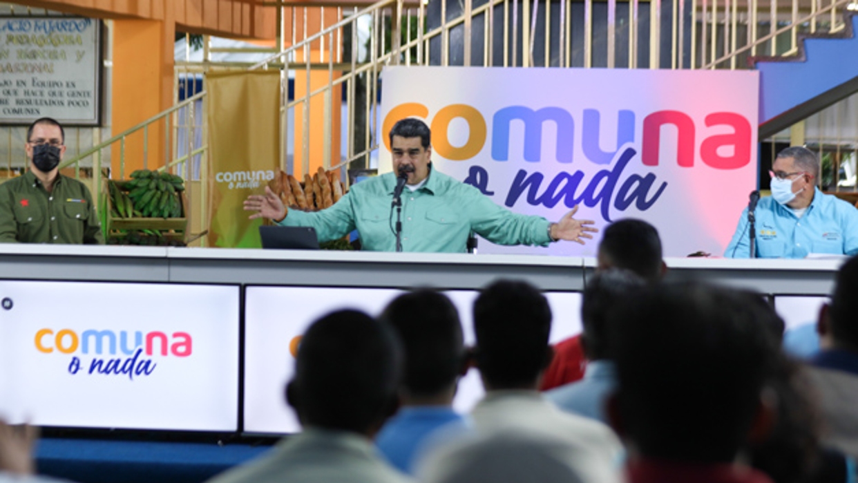 Presidente Maduro plantea industrialización de los barrios de las ciudades del país 