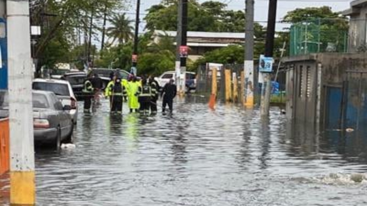 Advierten de inundaciones en el este de Puerto Rico por onda tropical