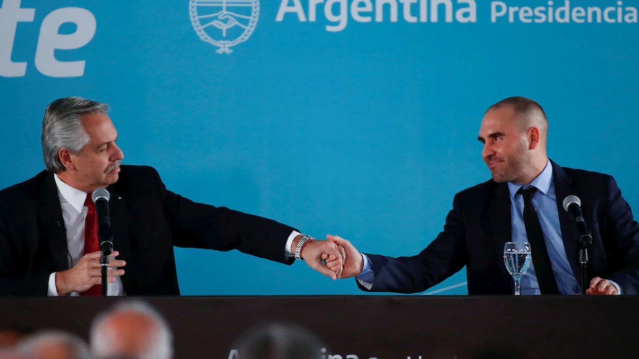 Renuncia ministro de Economía de Argentina ante la presión del kirchnerismo