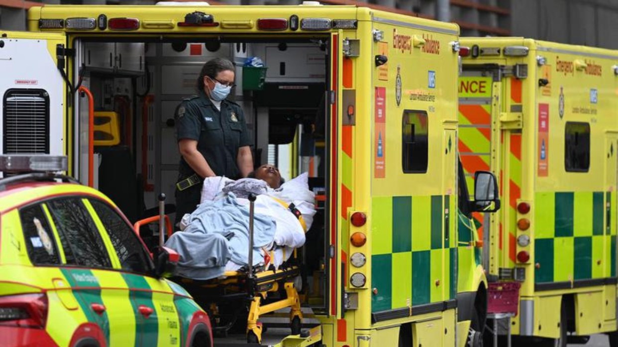 Reino Unido anticipa nueva subida de hospitalizaciones por Covid-19