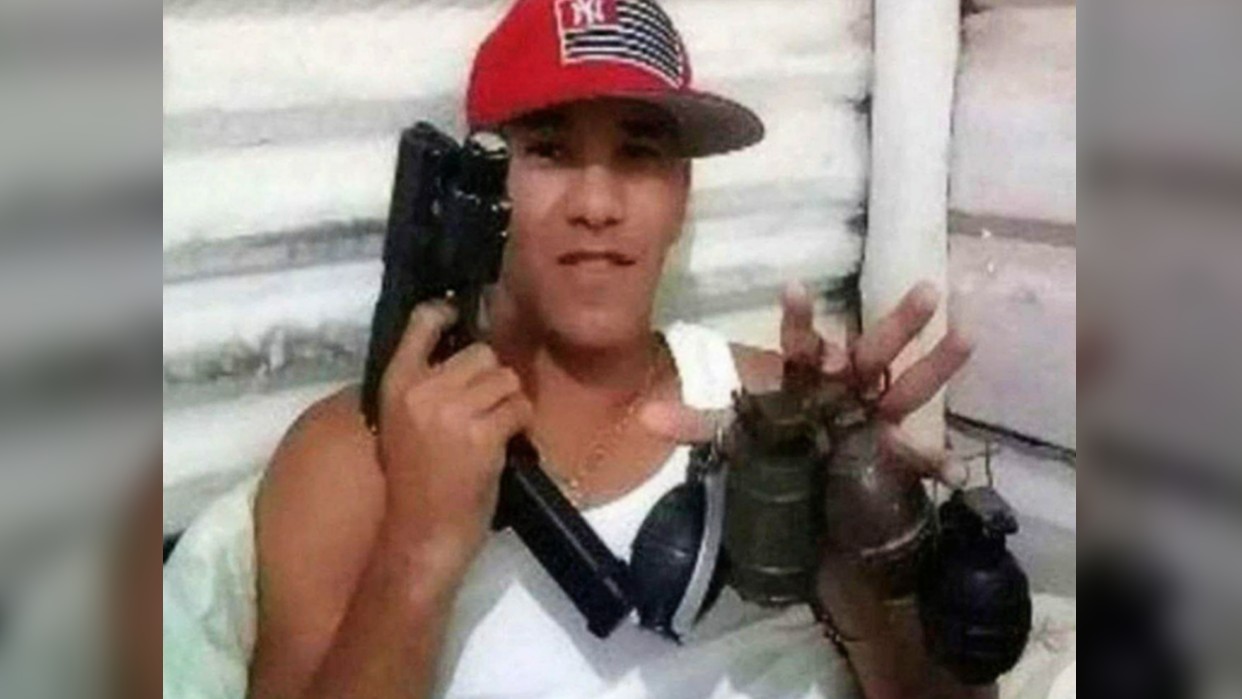 Deiber Johan González: Carlos Capa Gang