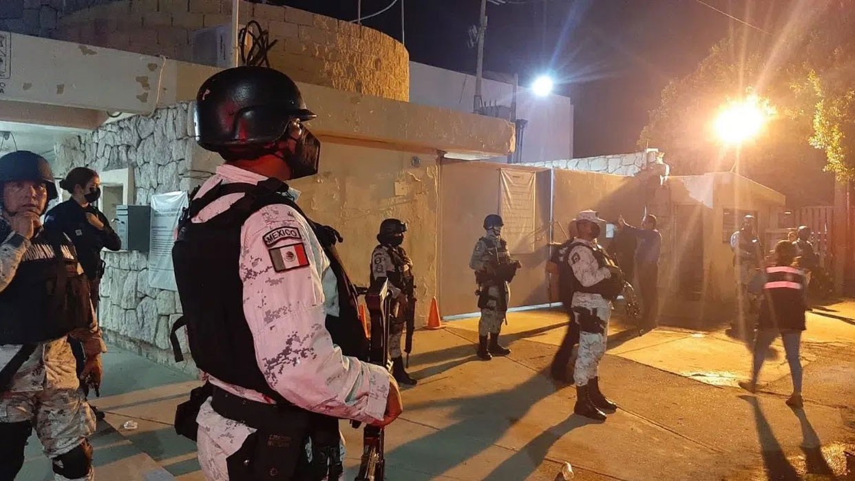 Doce Personas Asesinadas En Ataque A Un Bar En El Centro De México 2048