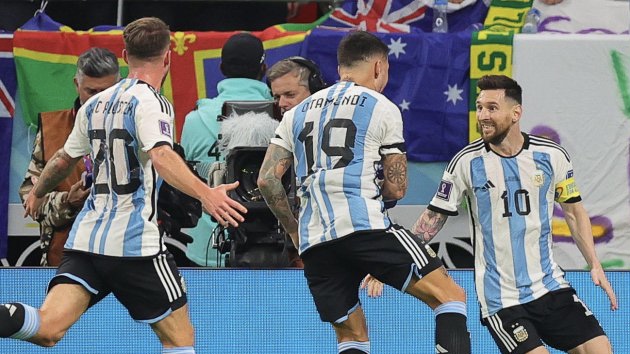 Argentina y Messi pasan a cuartos con sufrido triunfo ante Australia