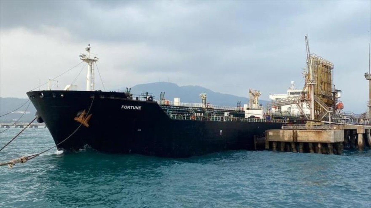 Reuters: Buque iraní cargado con dos millones de barriles de petróleo llegó a Venezuela 