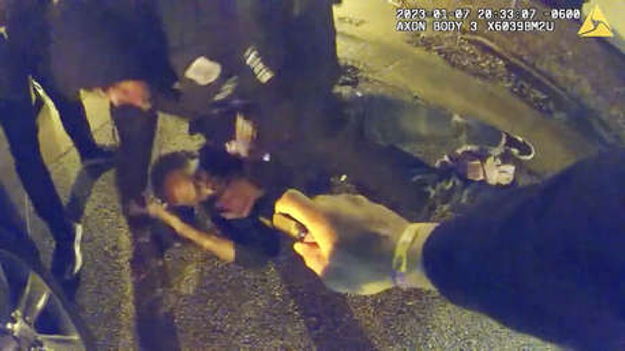Publican videos del asesinato a golpes del afroamericano Tyre Nichols a manos de 5 policías en EEUU